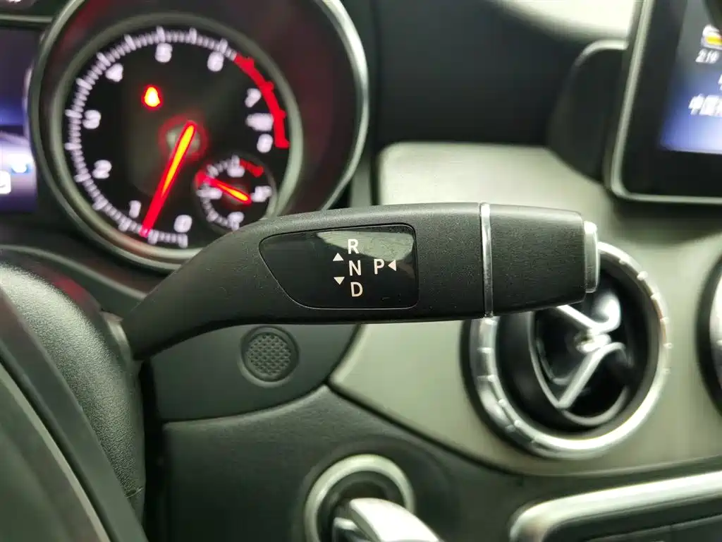 Mercedes-Benz CLA 2018 — фото 13