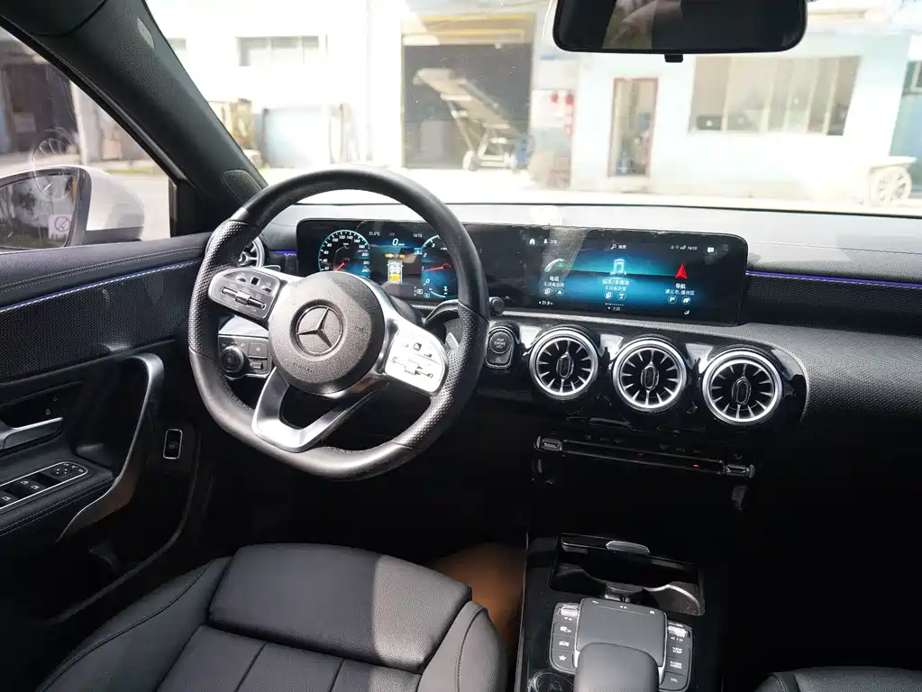 Mercedes-Benz A-Class 2022 — фото 12