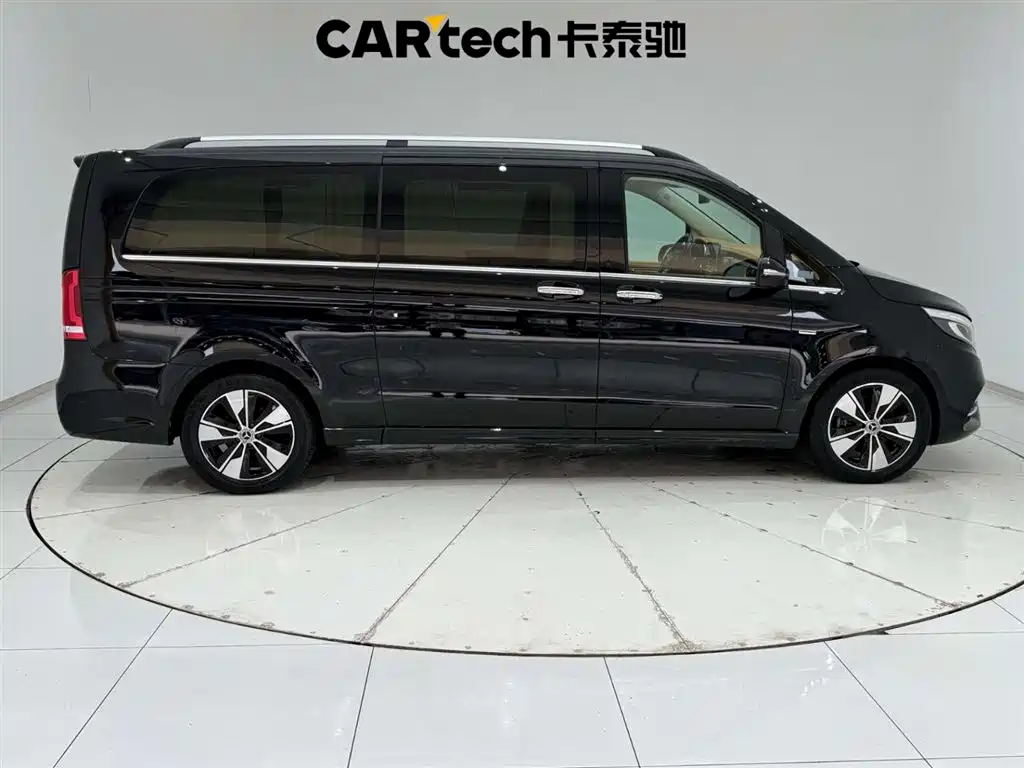 Mercedes-Benz V-Class 2021 — фото 12
