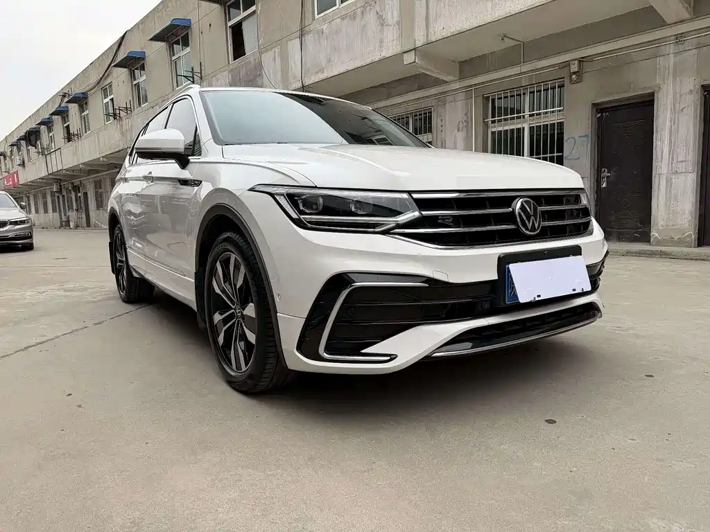 Volkswagen Tiguan L 2023 — фото 3