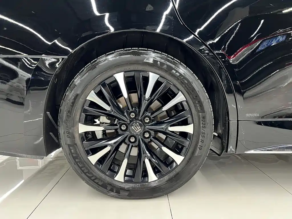 Toyota Vellfire 2023 — фото 29