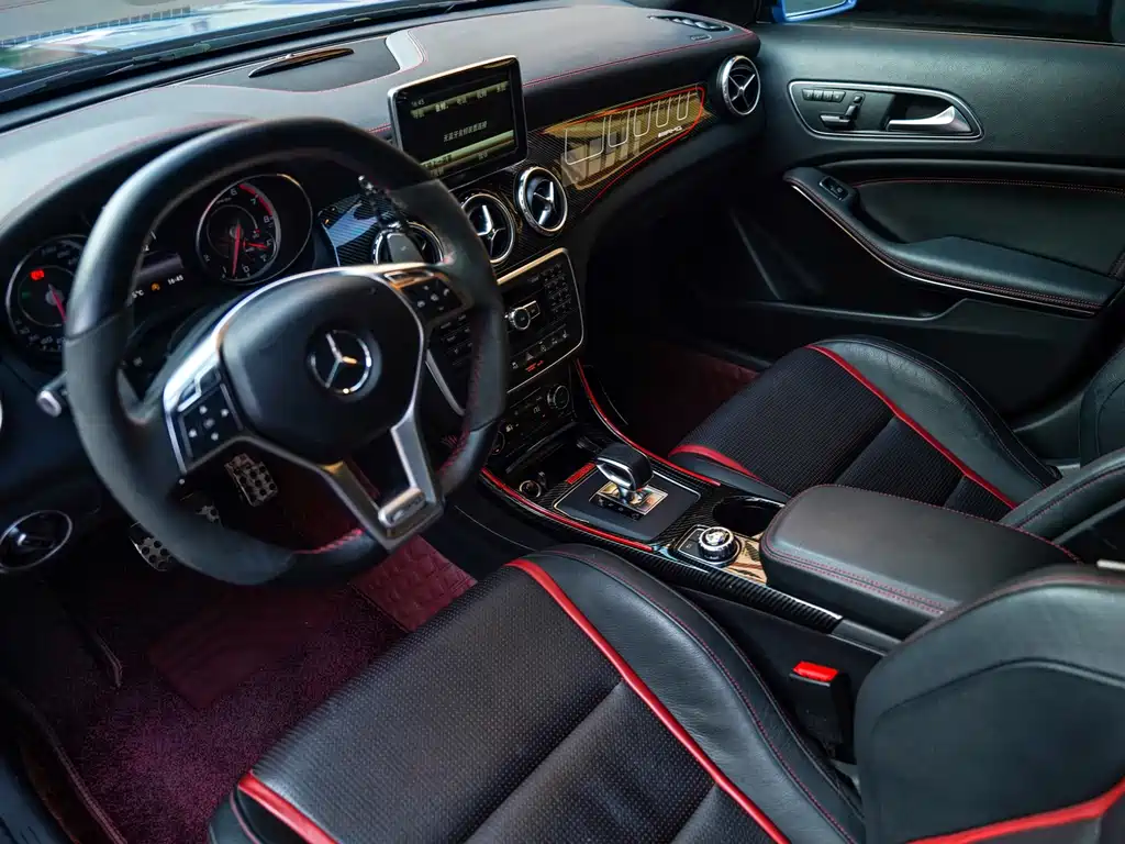 Mercedes-Benz GLA AMG 2017 — фото 9