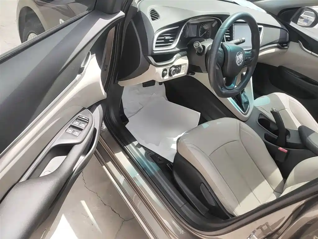 Buick Excelle 2017 — фото 16