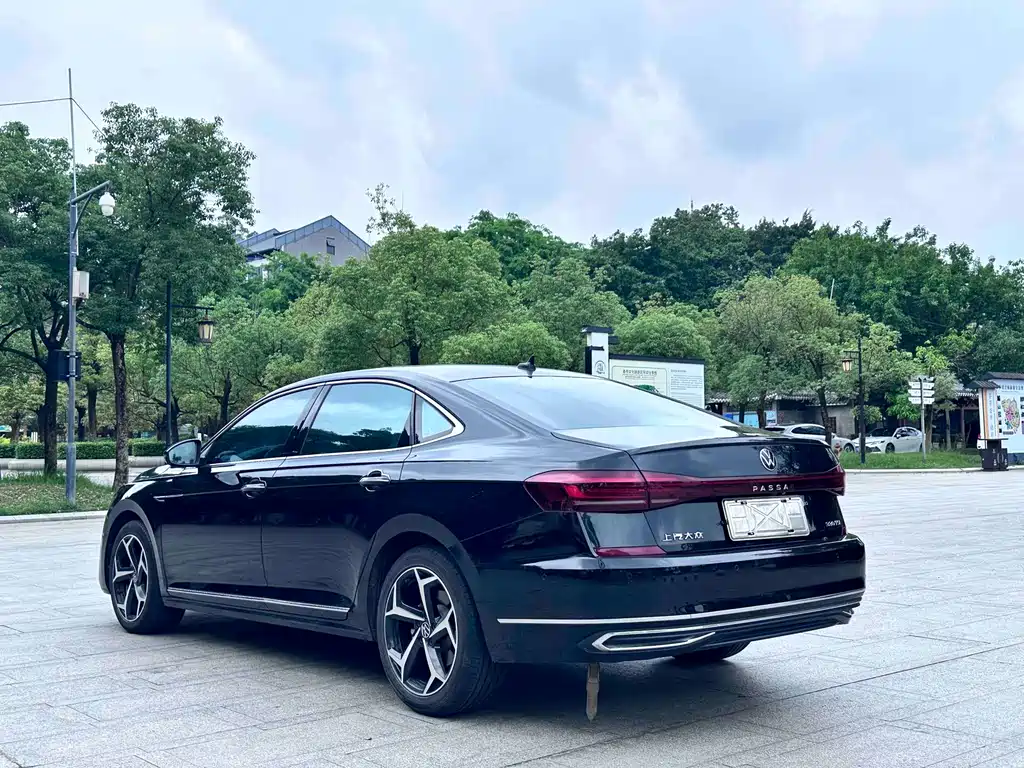 Volkswagen Passat 2023 — фото 10