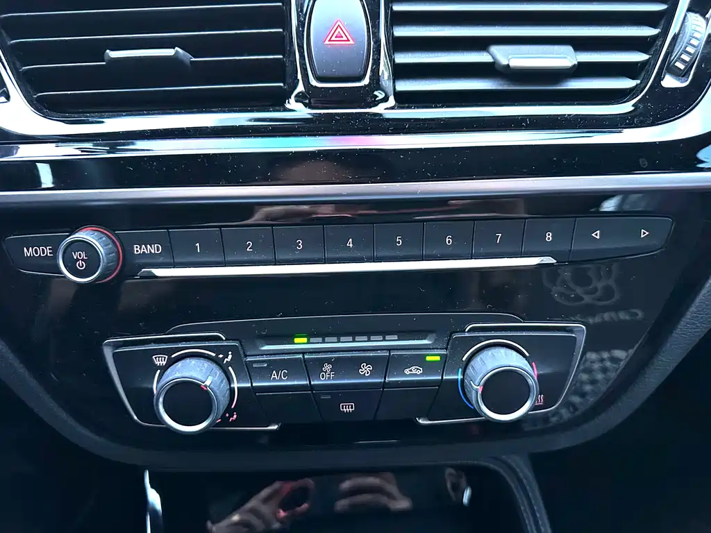 BMW 1 Series 2022 — фото 11