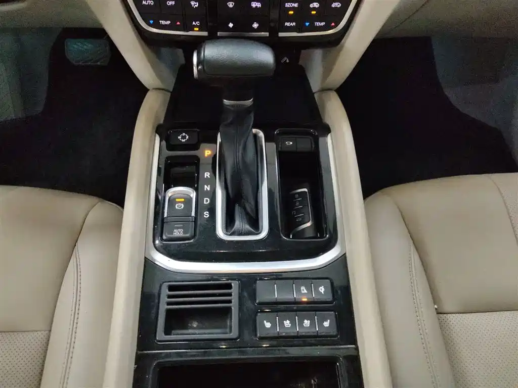 GAC Motor Trumpchi GS8 2017 — фото 10