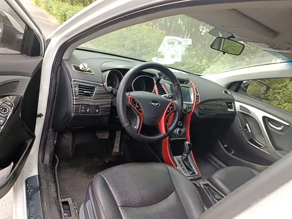 Hyundai Elantra Langdong 2016 — фото 10