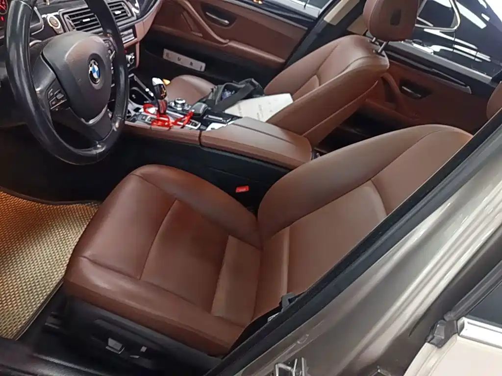 BMW 5 Series 2016 — фото 15
