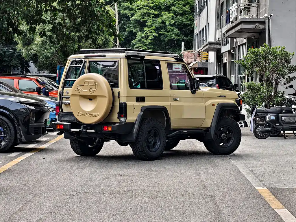 Toyota FJ Cruiser 2025 — фото 13