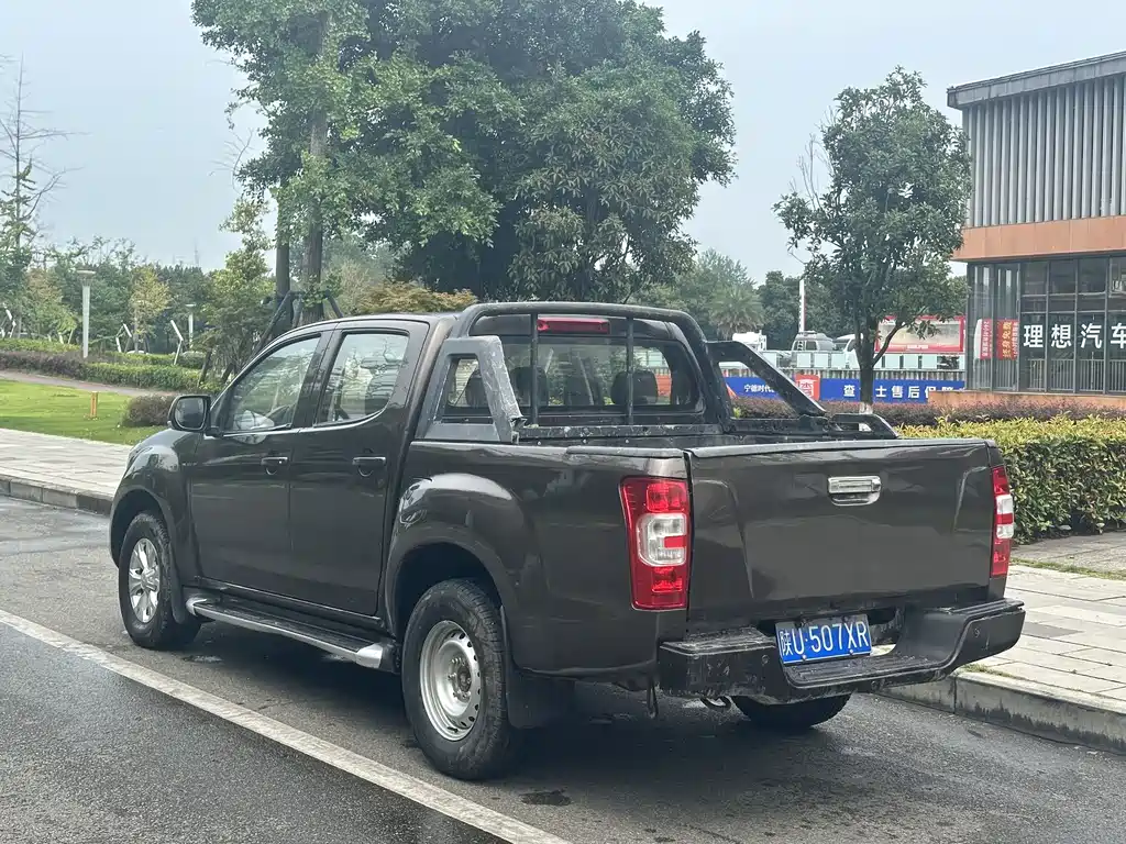 Isuzu RE-MAX 2019