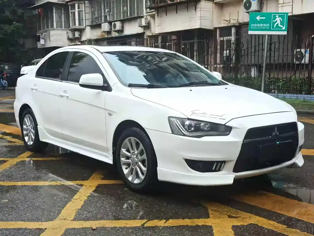 Mitsubishi Lancer EX 2013 — фото 3