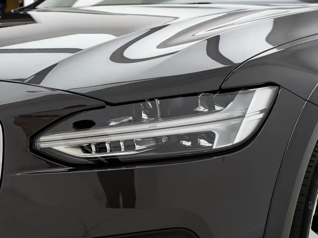 Volvo V90 2025 — фото 16