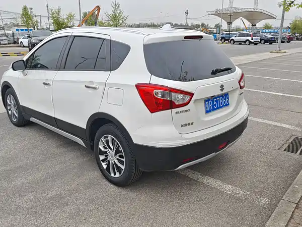 Suzuki S-Cross 2014