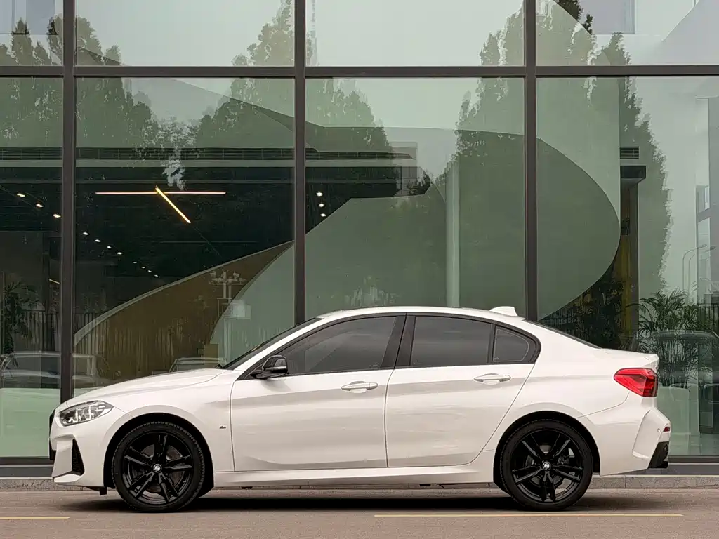 BMW 1 Series 2023