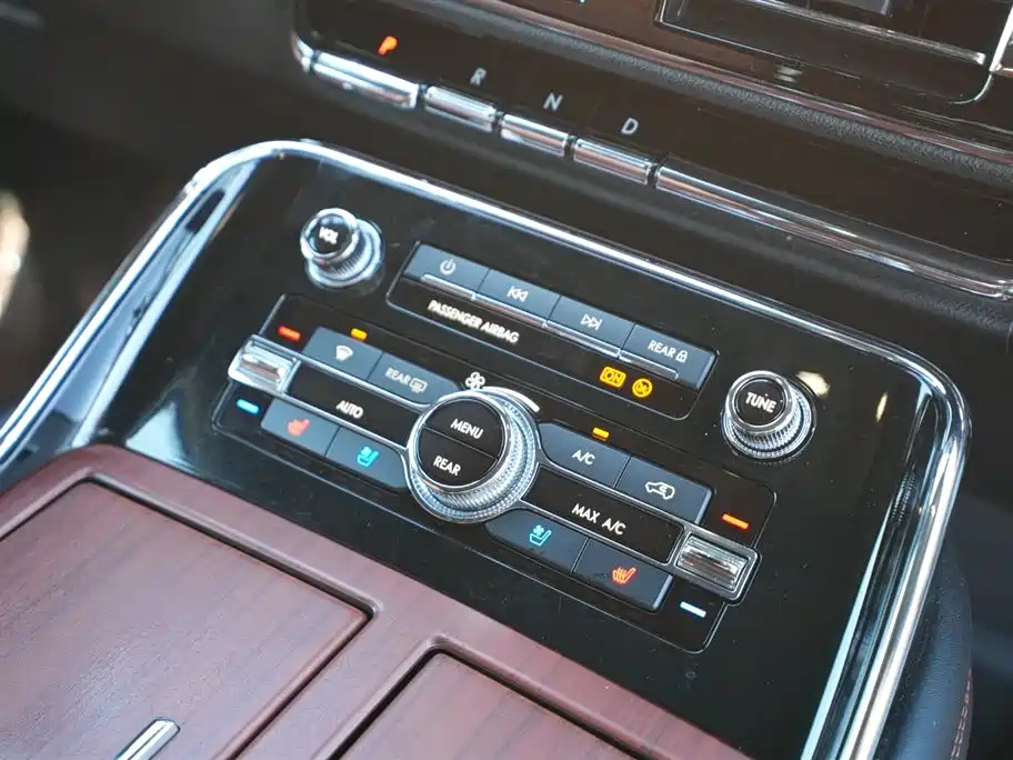 Lincoln Navigator 2021 — фото 19