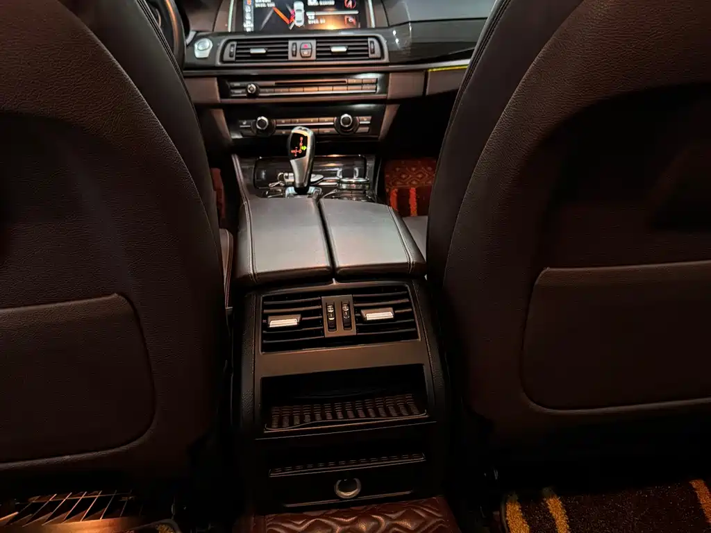 BMW 5 Series 2016 — фото 13