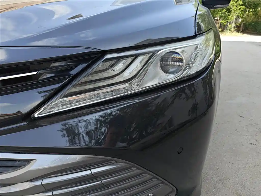 Toyota Camry 2018 — фото 24