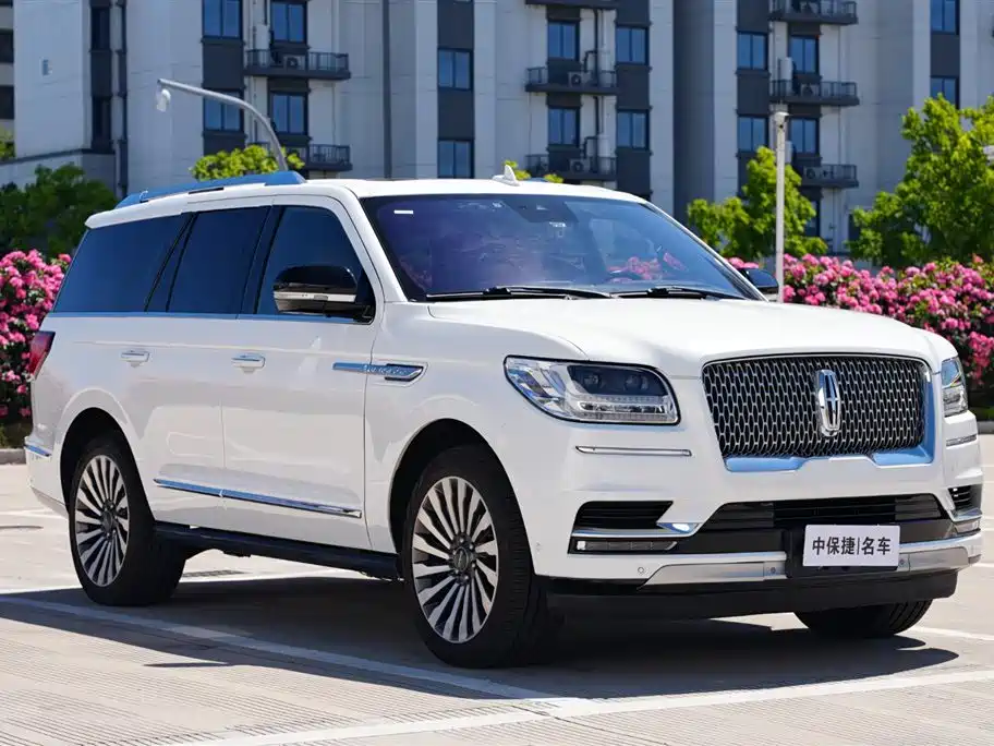 Lincoln Navigator 2021 — фото 2