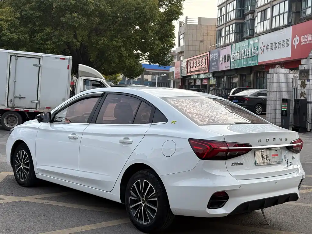Roewe i5 2023 — фото 12