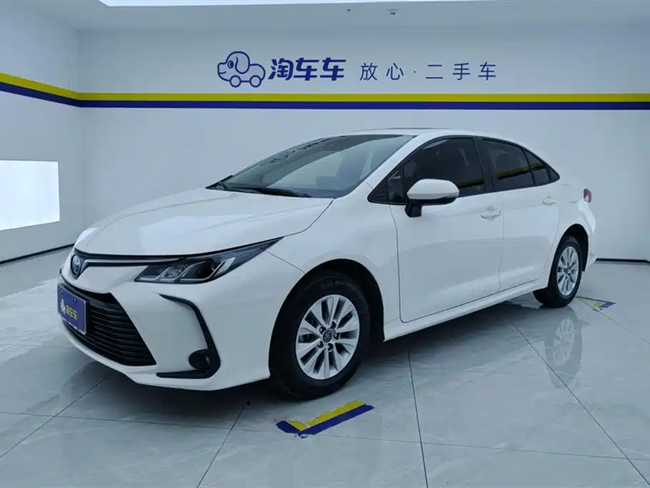 Toyota Corolla 2020 — фото 1