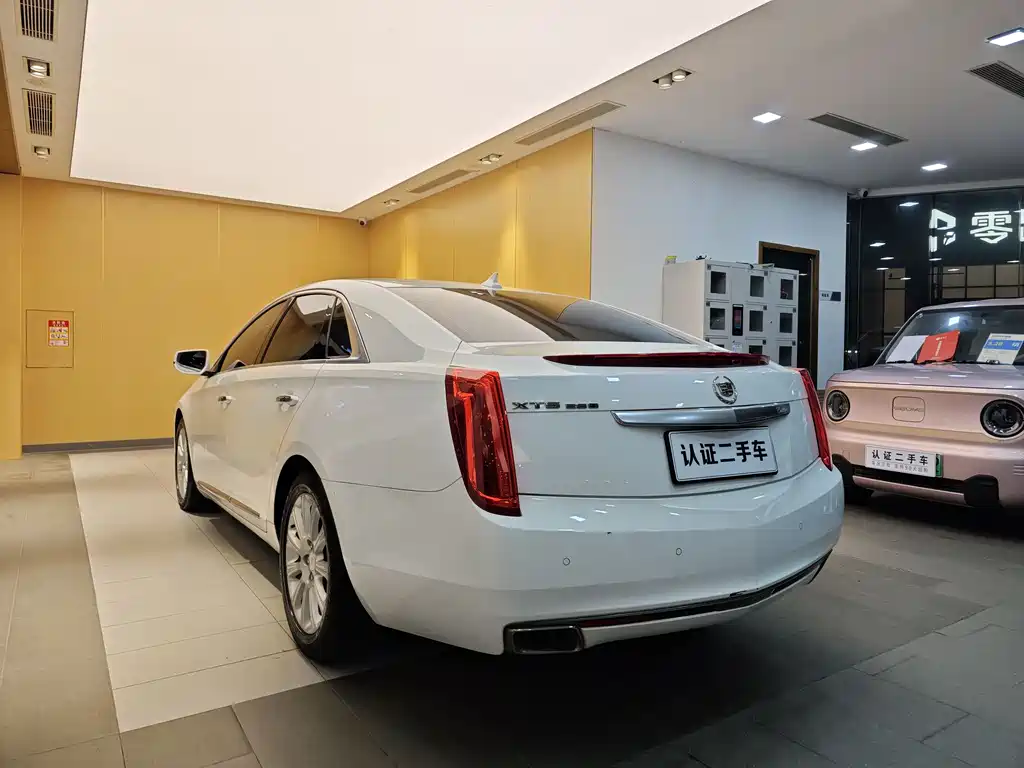 Cadillac XTS 2015 — фото 27