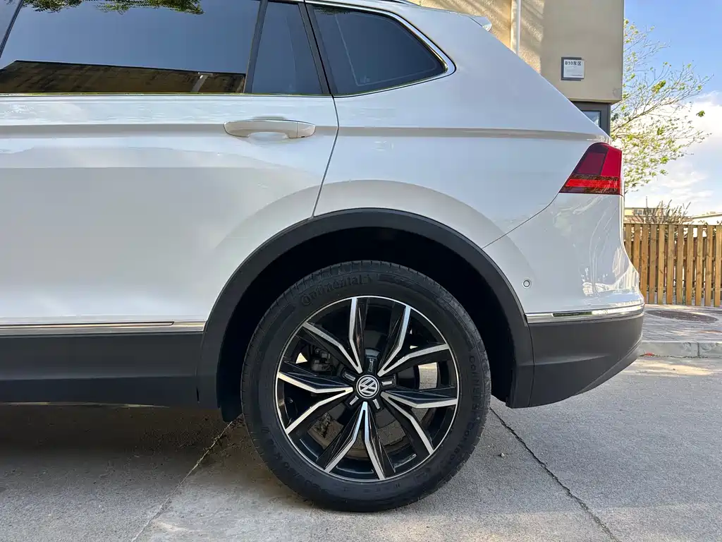 Volkswagen Tiguan L 2020 — фото 19