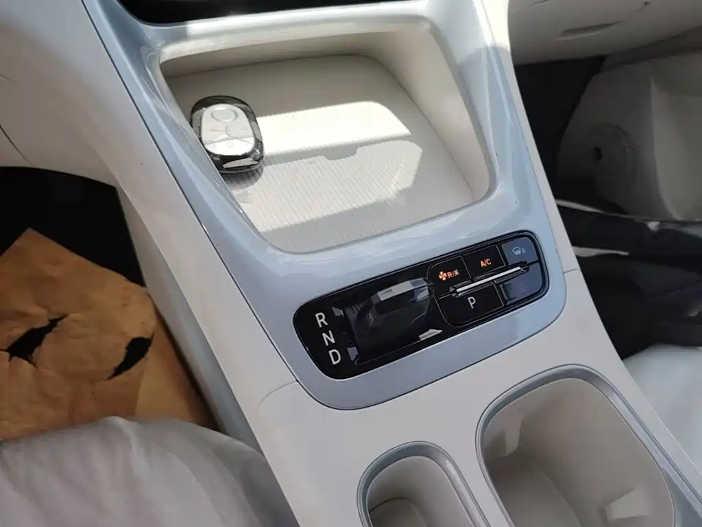 Geely Galaxy Starwish 2026 — фото 14