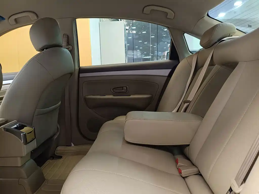 Nissan Sylphy 2015 — фото 22
