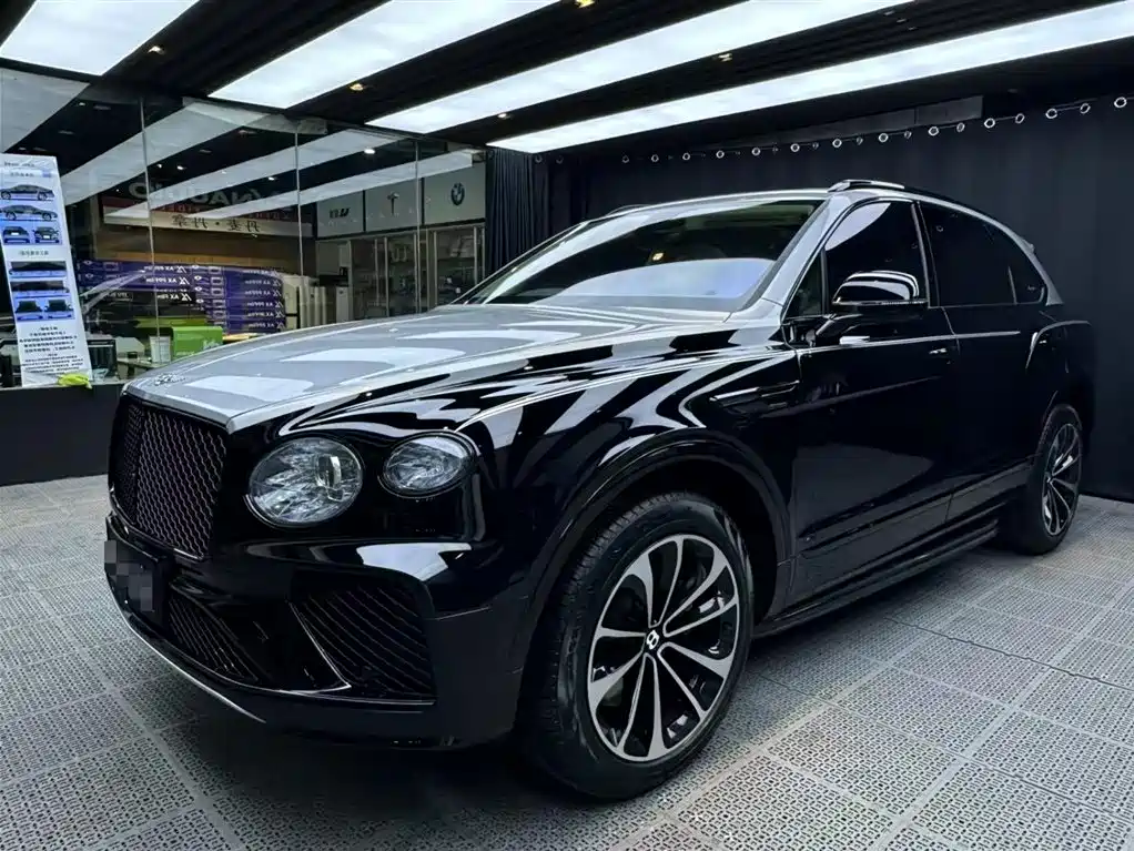Bentley Bentayga 2024 — фото 1