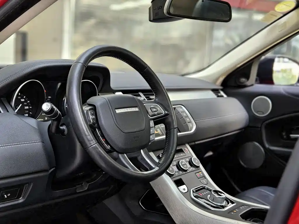 Land Rover Evoque 2017 — фото 12