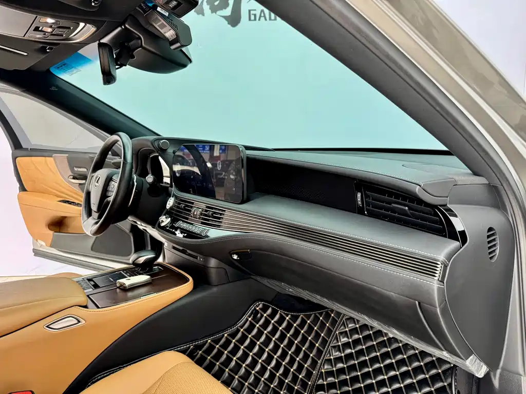 Lexus LS 2022 — фото 16