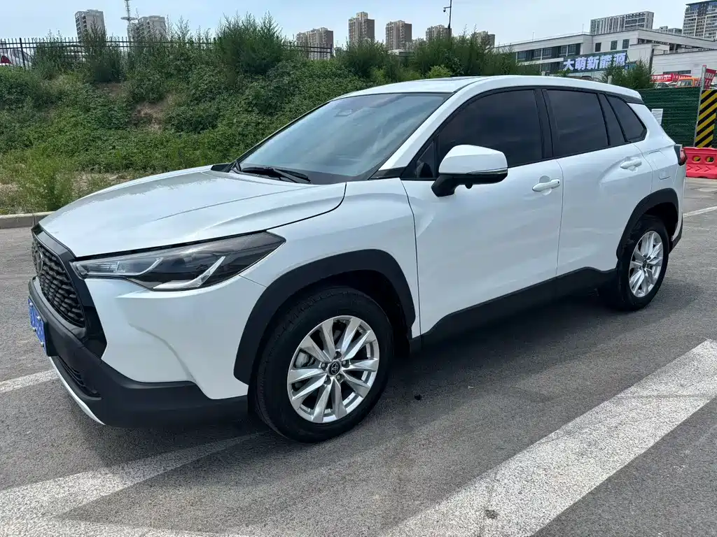 Toyota Corolla Cross 2024 — фото 1