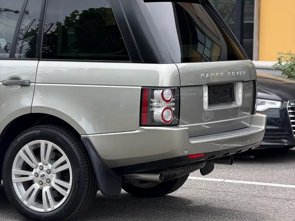 Land Rover Range Rover 2010 — фото 17
