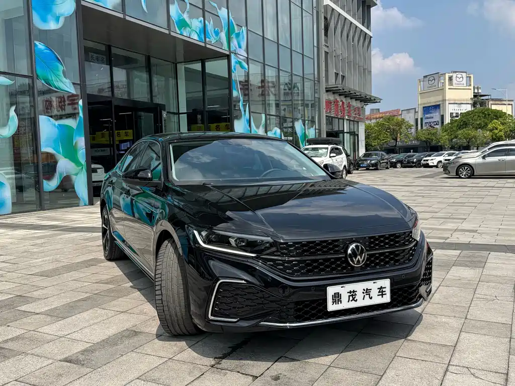 Volkswagen Passat 2024
