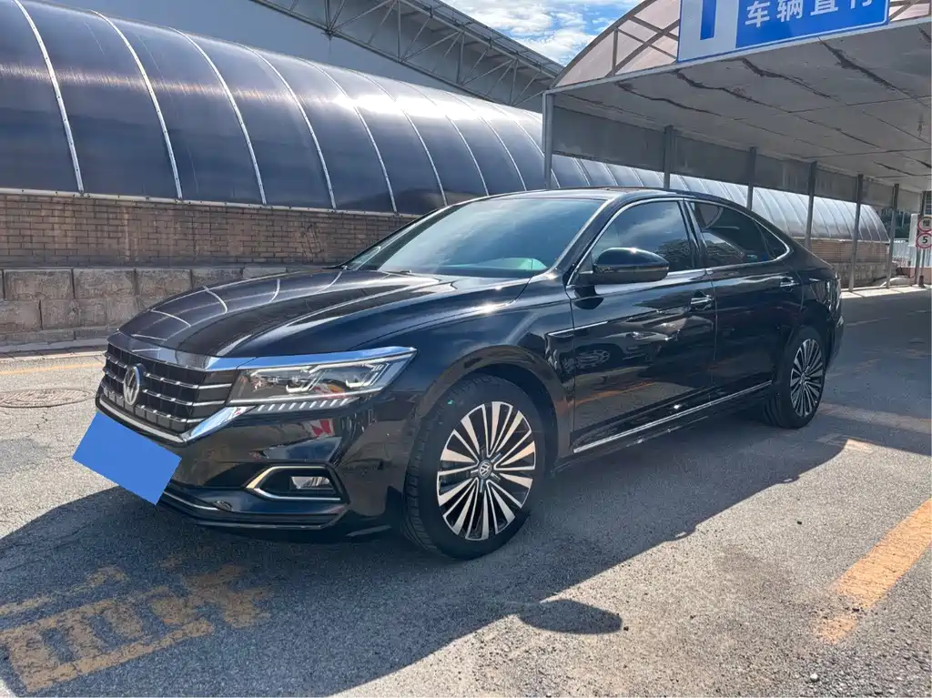 Volkswagen Passat 2019 — фото 1