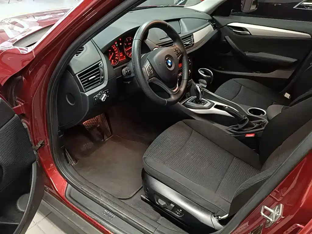 BMW X1 2015 — фото 16