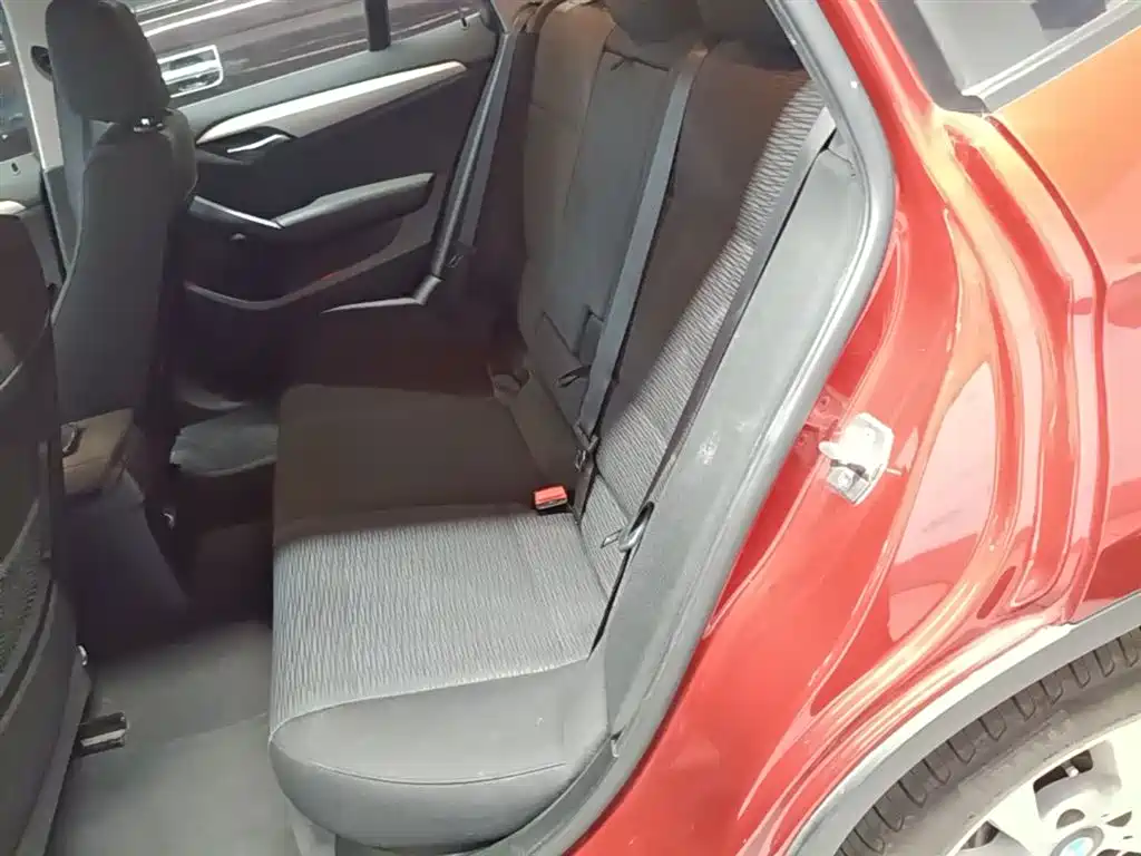 BMW X1 2015 — фото 17