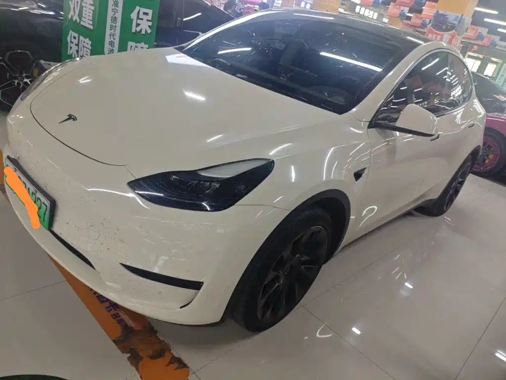 Tesla Model Y 2023 — фото 1