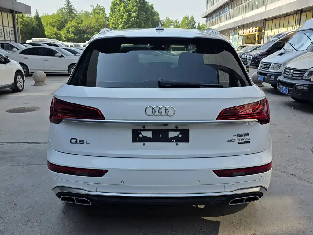 Audi Q5L 2023 — фото 12
