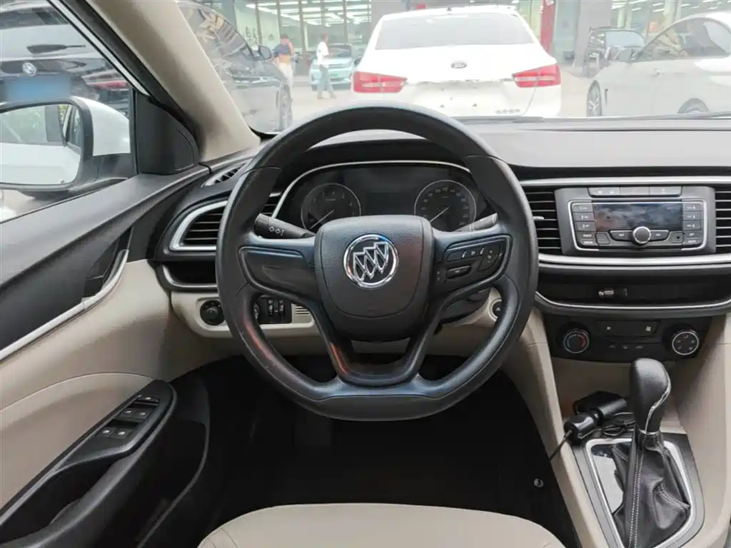Buick Excelle 2017 — фото 11