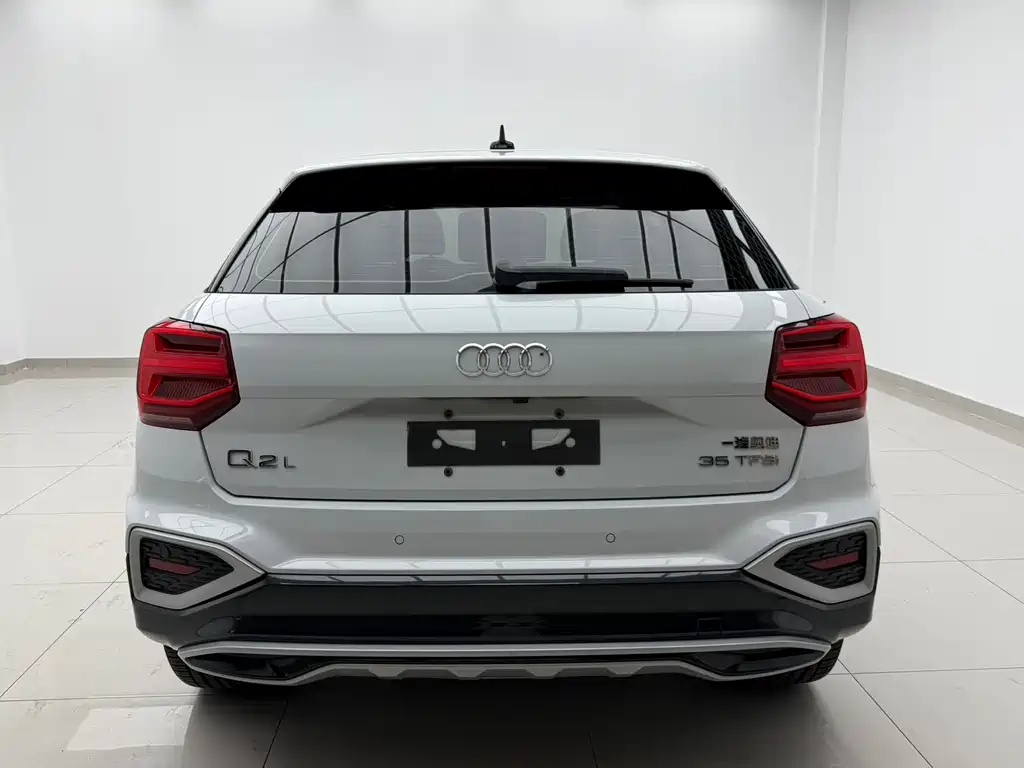 Audi Q2L 2022 — фото 5