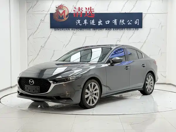Mazda 3 Axela 2022