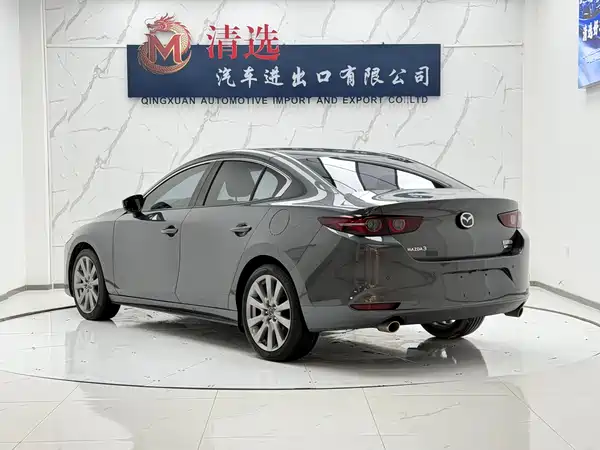Mazda 3 Axela 2022