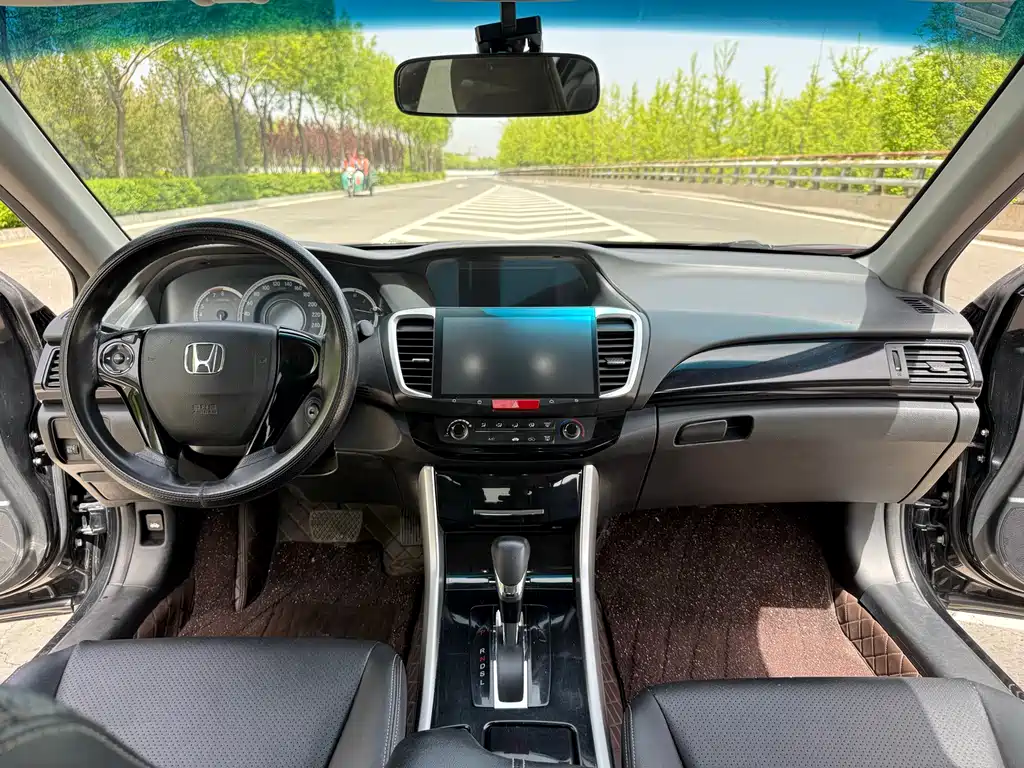 Honda Accord 2017 — фото 6