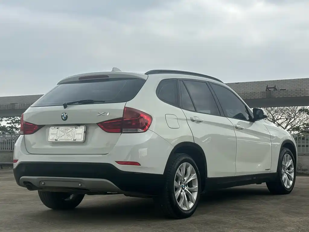 BMW X1 2014 — фото 11