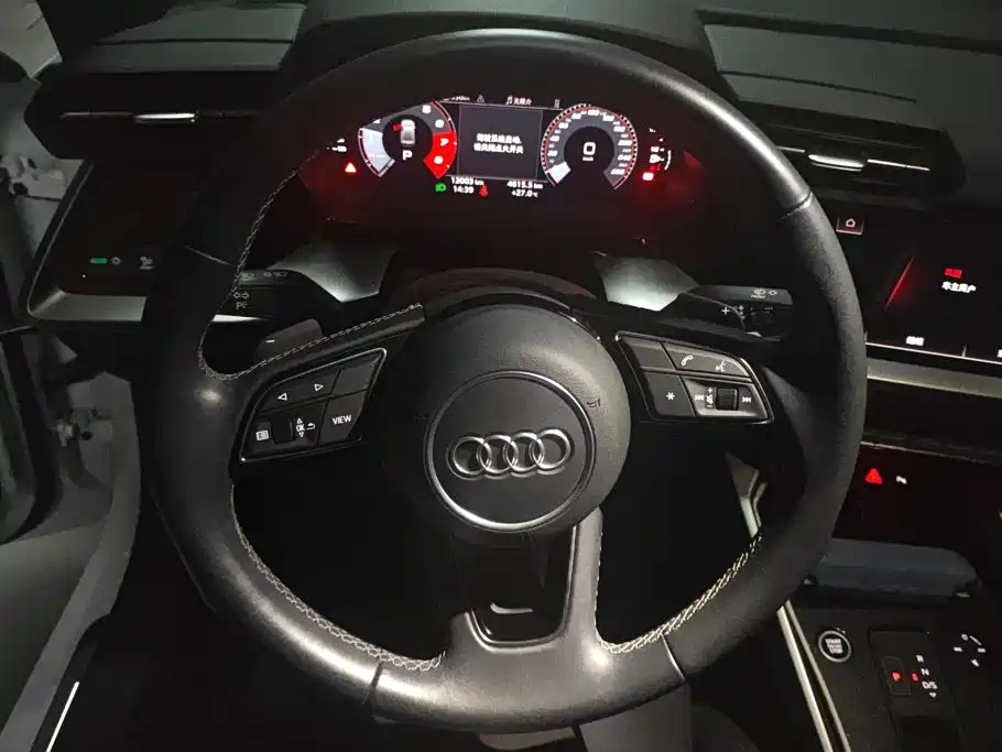Audi A3 2023 — фото 15