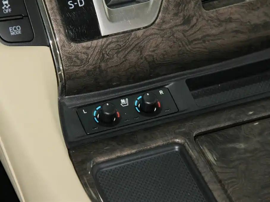 Toyota Vellfire 2022 — фото 19