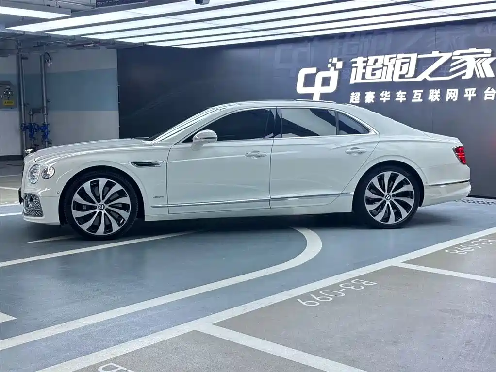 Bentley Flying Spur 2023 — фото 2