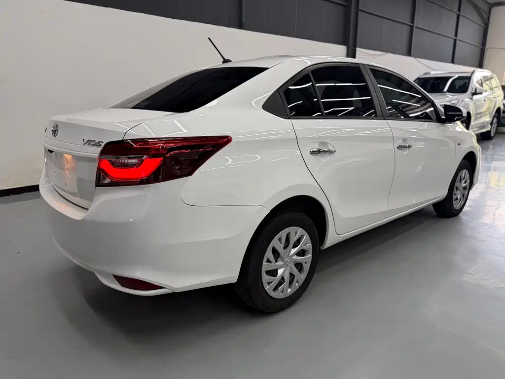 Toyota Vios 2023 — фото 6
