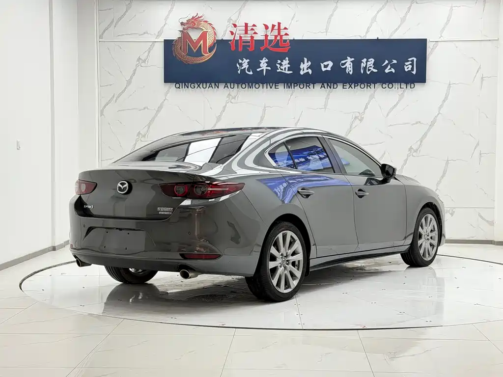 Mazda 3 Axela 2022